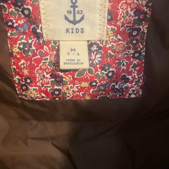 Lands’ End Floral Puffer Vest Girls size Medium - Picture 3 of 6